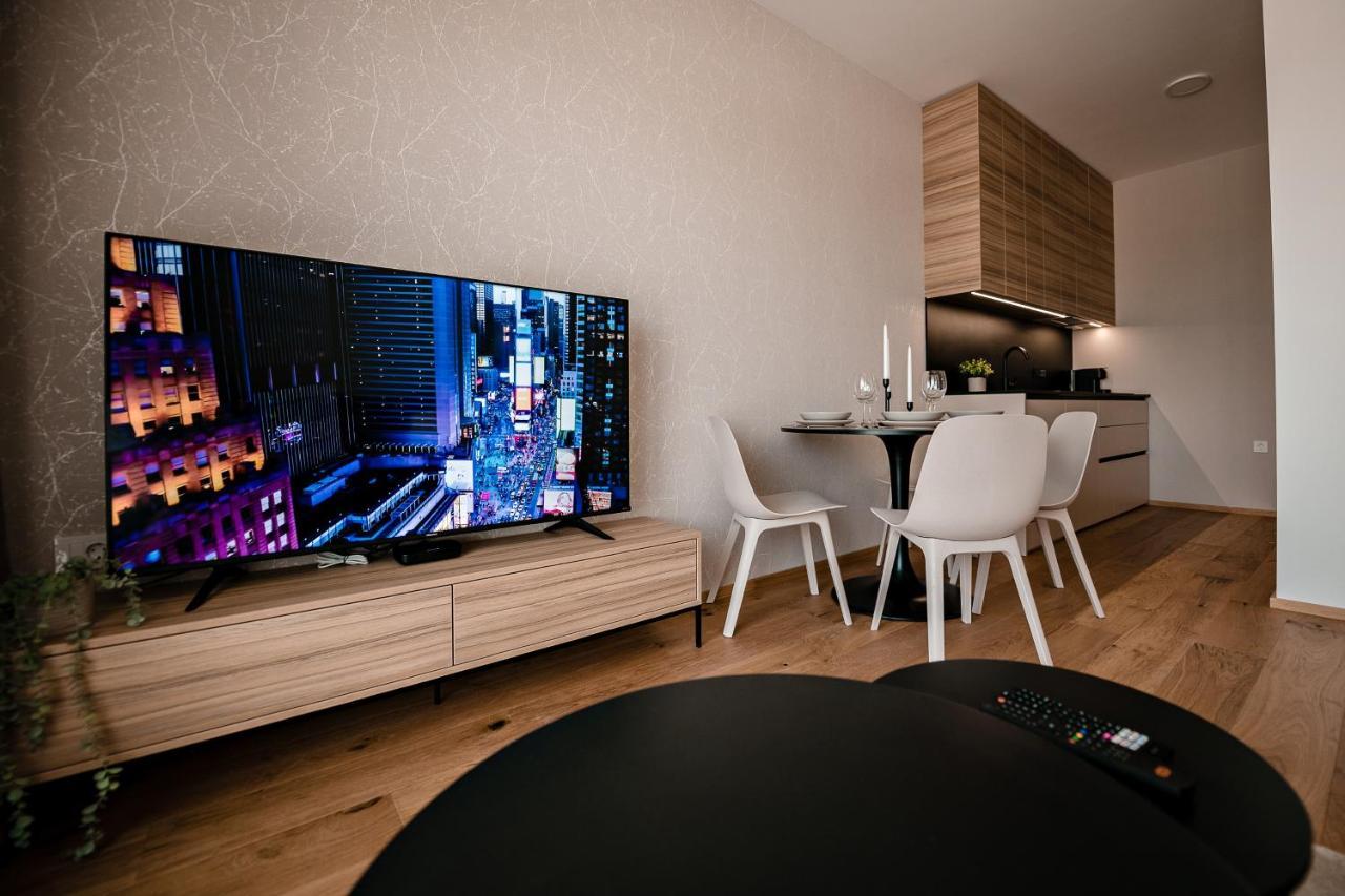 Sodoben Apartma V Centru Ljubljane Lubiana Esterno foto